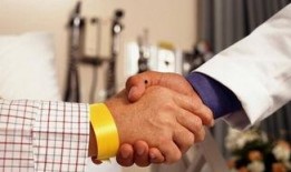 美国医生爆料新闻,惊人内幕曝光