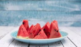 快乐网红吃瓜图片,快乐氛围满满！